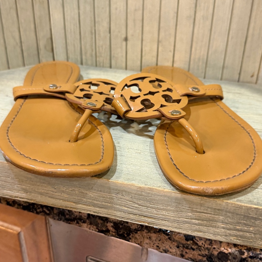 Tory Burch Tan Leather Classic Thong Sandals - Picture 2 of 10